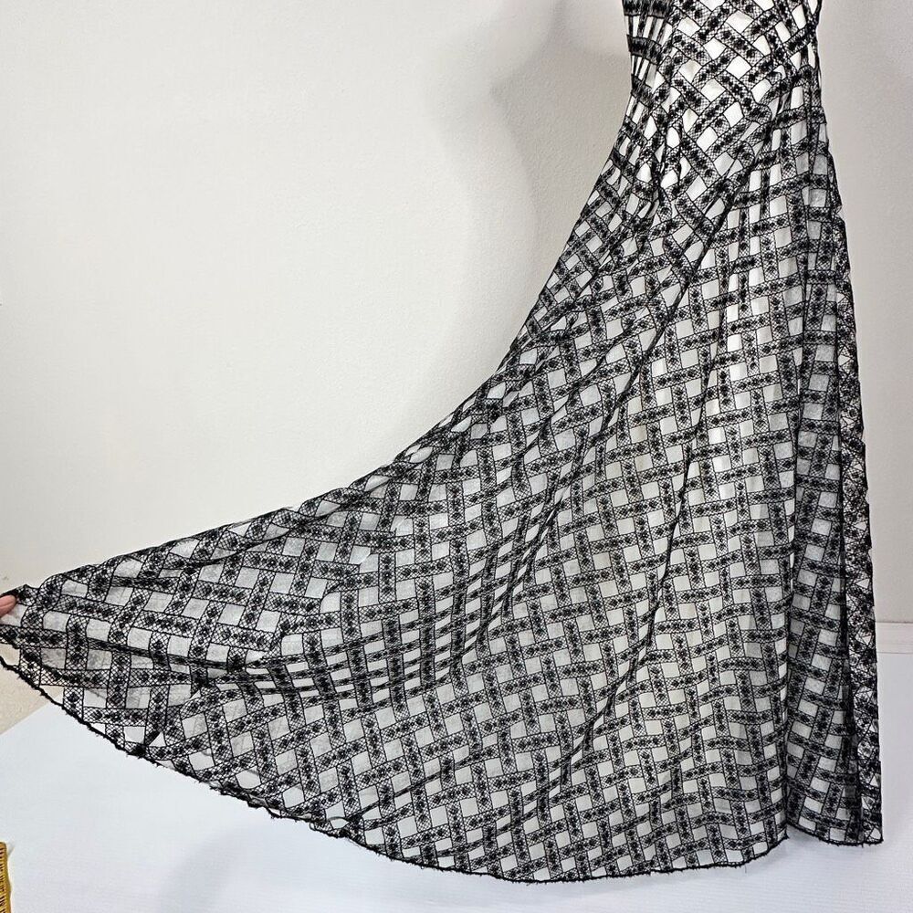 Tadashi Shoji Lattice Embroidered Strapless Gown Sz 4 Gala Formal Wedding $588 - Picture 11 of 14